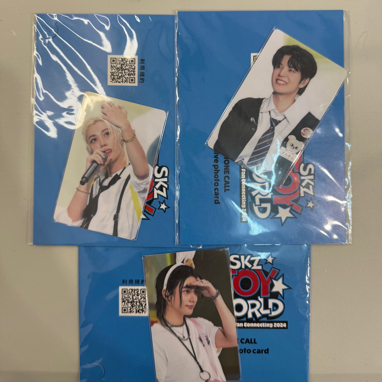 PHONE CALL LIVE PHOTO CARD ( Felix / Hyunjin / Seungmin)